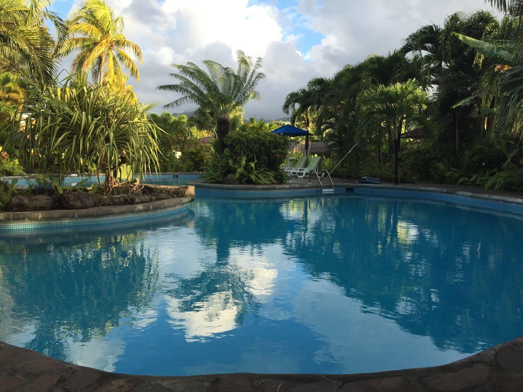 Young Island Resort Calliaqua 外观 照片
