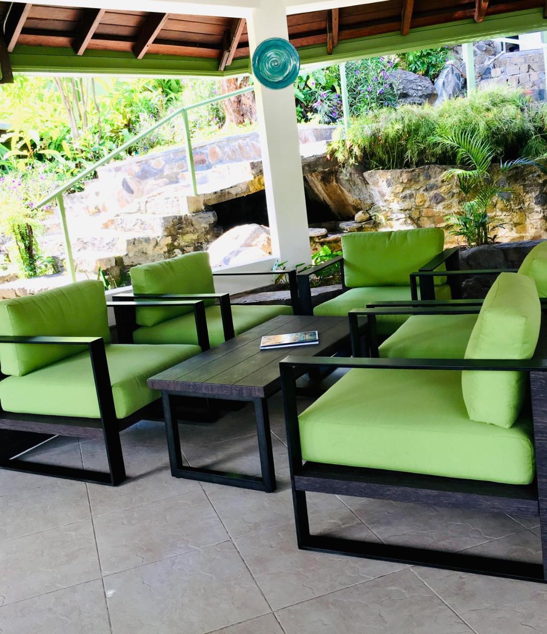 Young Island Resort Calliaqua 外观 照片