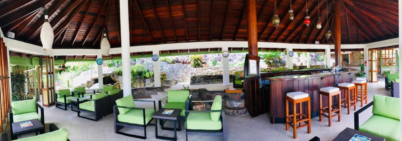 Young Island Resort Calliaqua 外观 照片