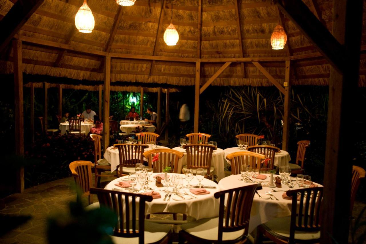 Young Island Resort Calliaqua 外观 照片
